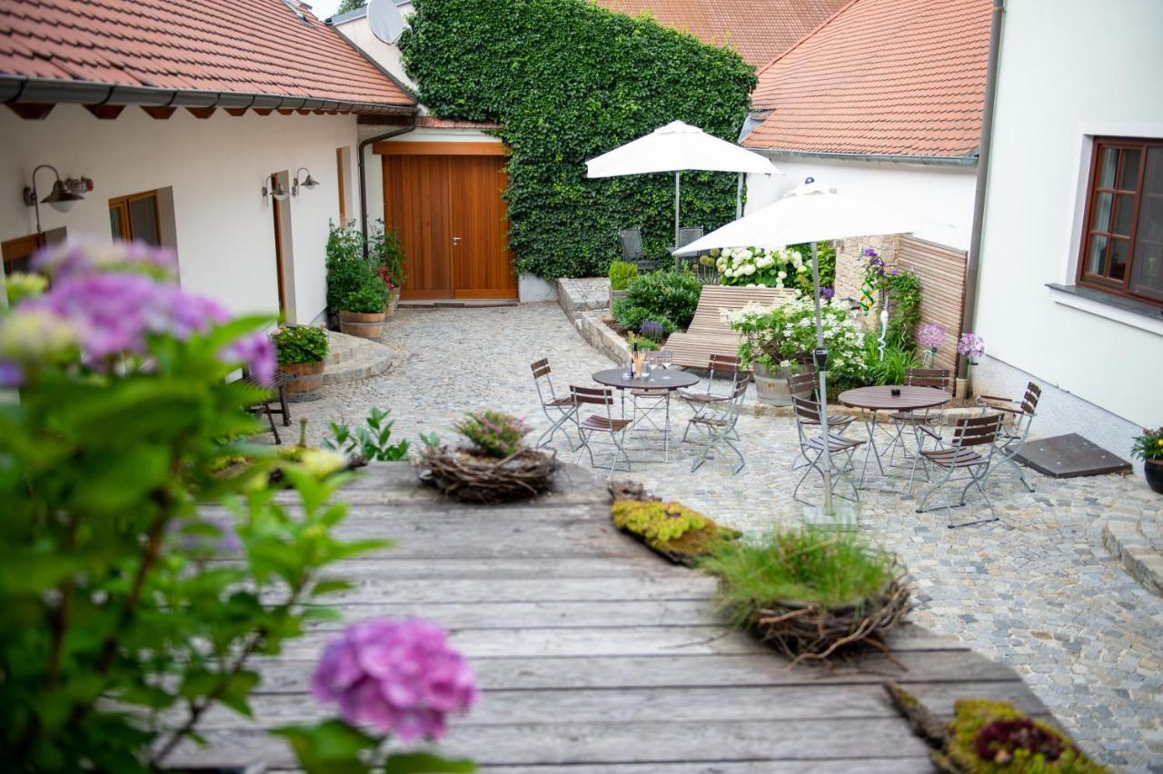 Weingut Breitenfelder Retz Esterno foto