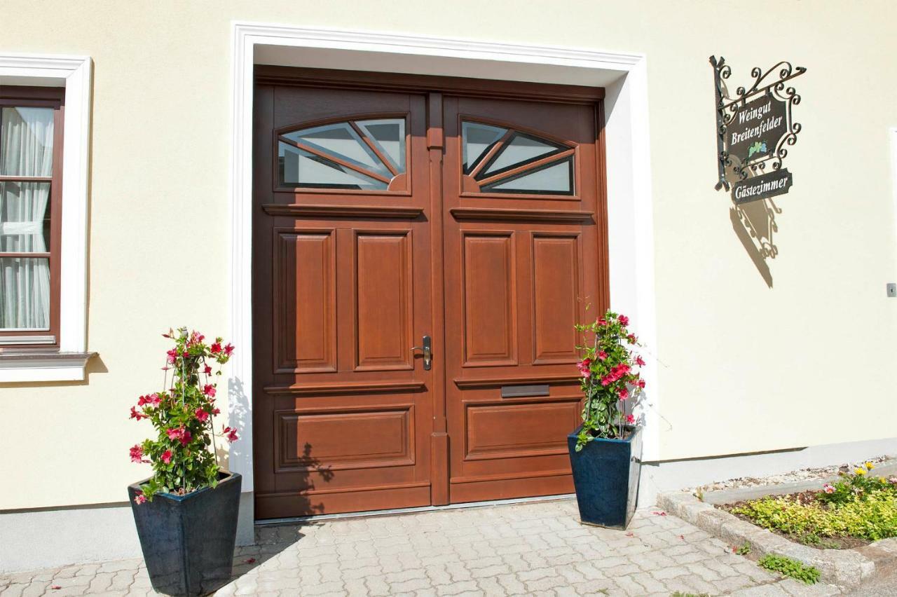 Weingut Breitenfelder Retz Esterno foto