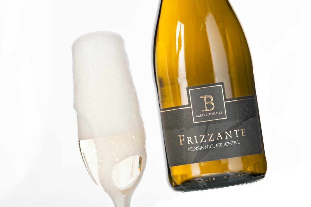 Weingut Breitenfelder Retz Esterno foto